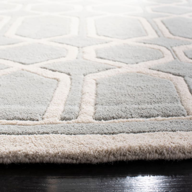 SAFAVIEH Handmade Chatham Pareshka Modern Moroccan Wool Rug