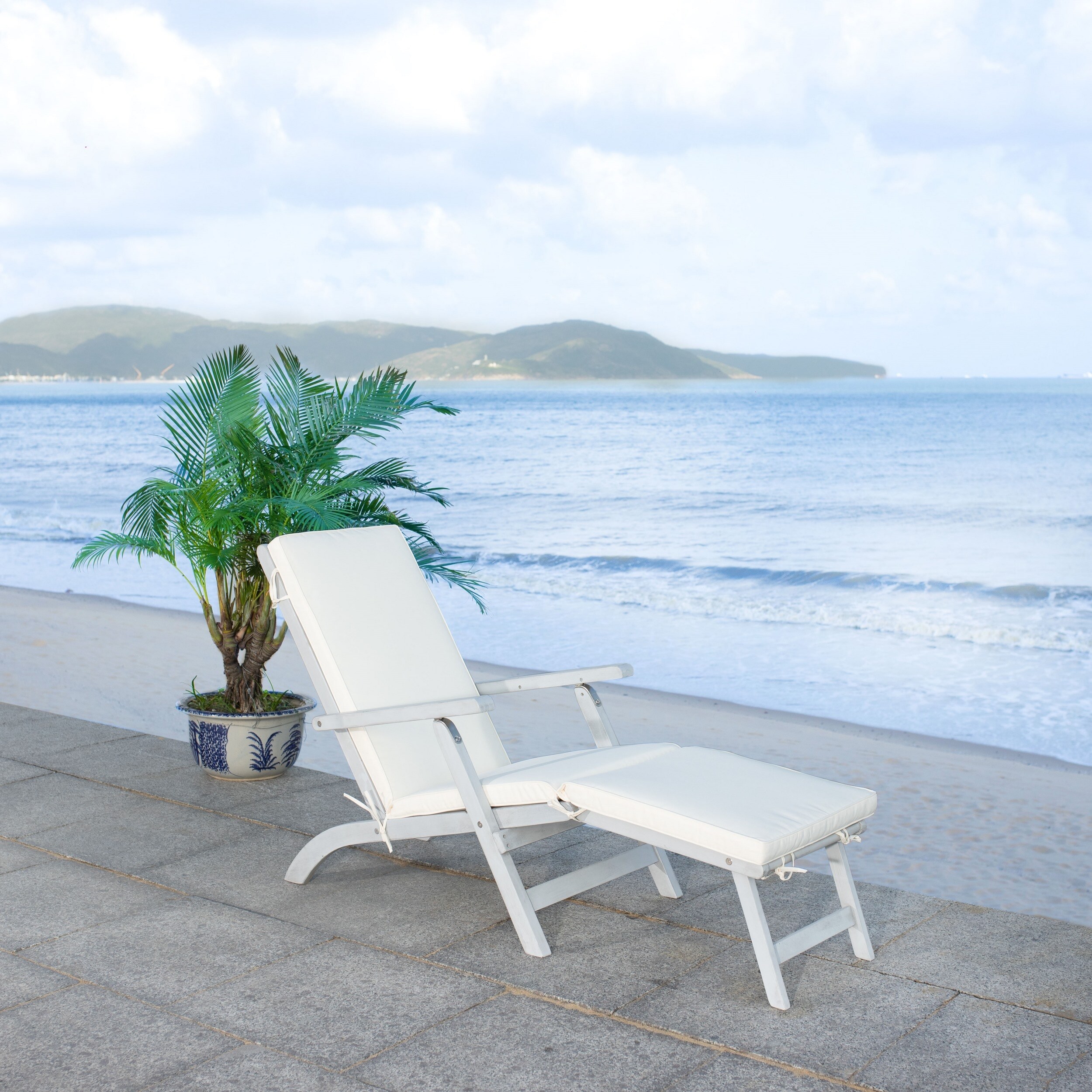 Shop Safavieh Outdoor Living Palmdale Lounge Chair On Sale Overstock 11002111
