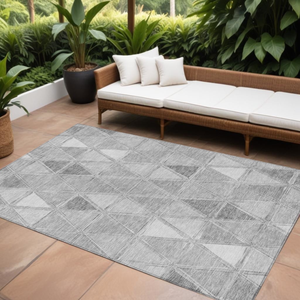HomeRoots Geometric Transitional Rectangle Outdoor Rug