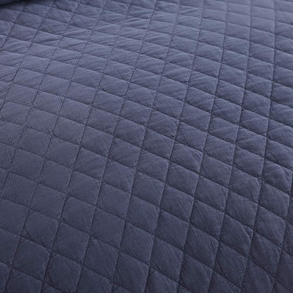 3 Piece Ruffle Quilt Set