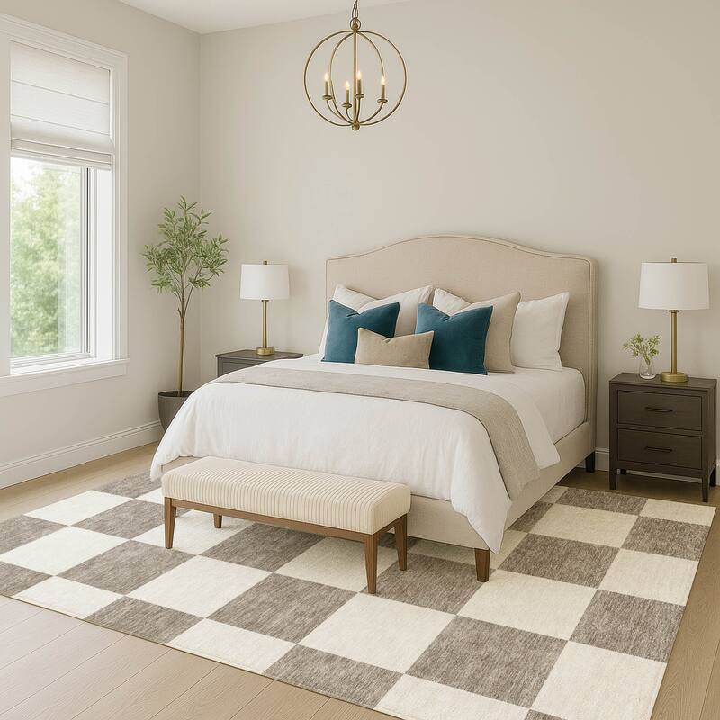 Machine Washable Indoor/ Outdoor Modern Checker Chantille Rug