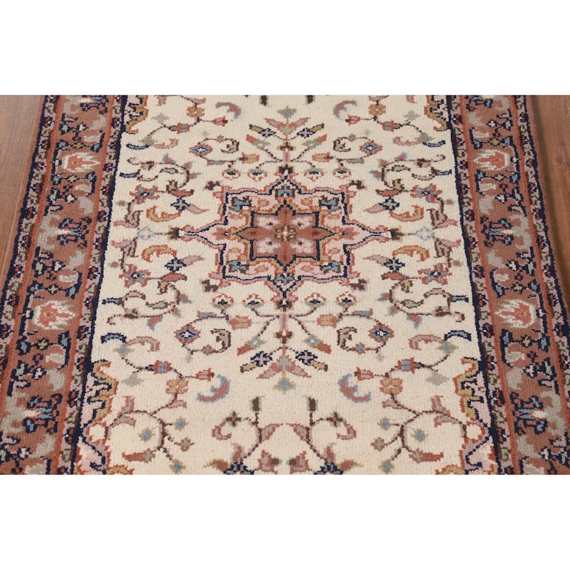 Hand Knotted Oriental 100% Wool Carpet Traditional Medallion Beige & Ivories Sarouk Area Rug - 5' 5'' X 2' 11''