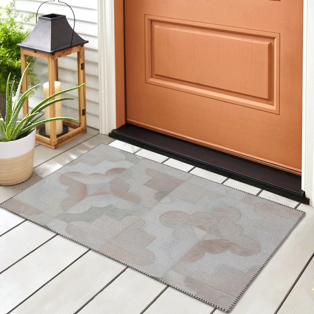 Indoor/ Outdoor Laredo Moroccan Faux Hide Patchwork Washable Area Rug