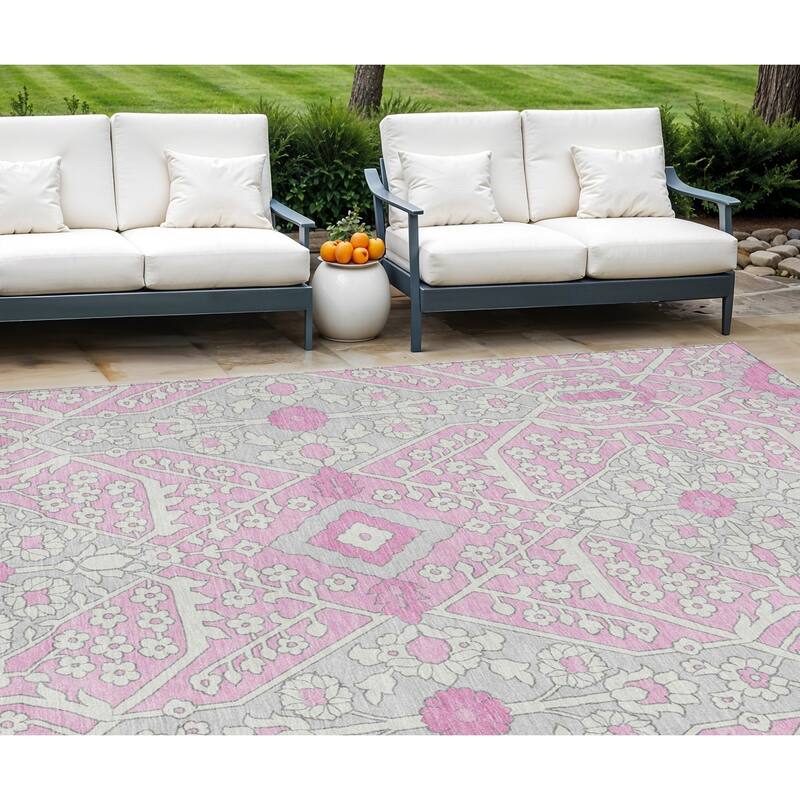 HomeRoots Floral Transitional Rectangle Outdoor Rug - 8' X 10'