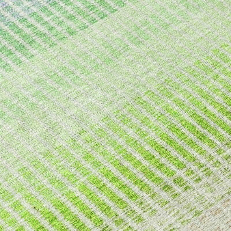 Machine Washable Indoor/ Outdoor Contemporary Stripes Chantille Rug