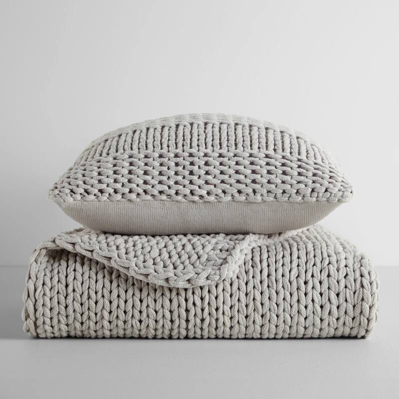Chunky Throw Blanket and Decor Pillow Bundle