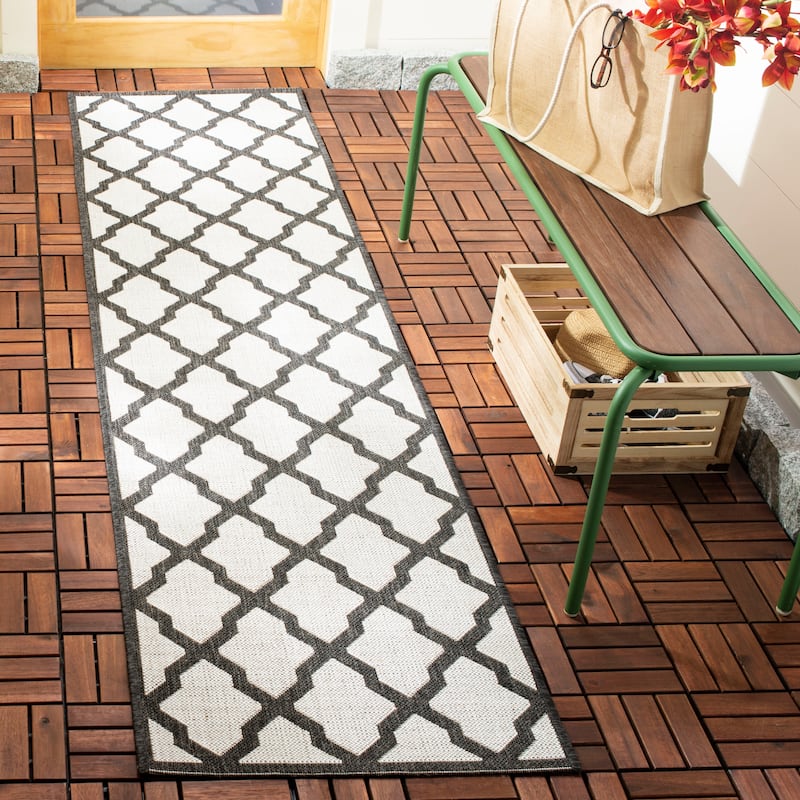 SAFAVIEH Beach House Petrona Indoor/ Outdoor Waterproof Patio Backyard Rug