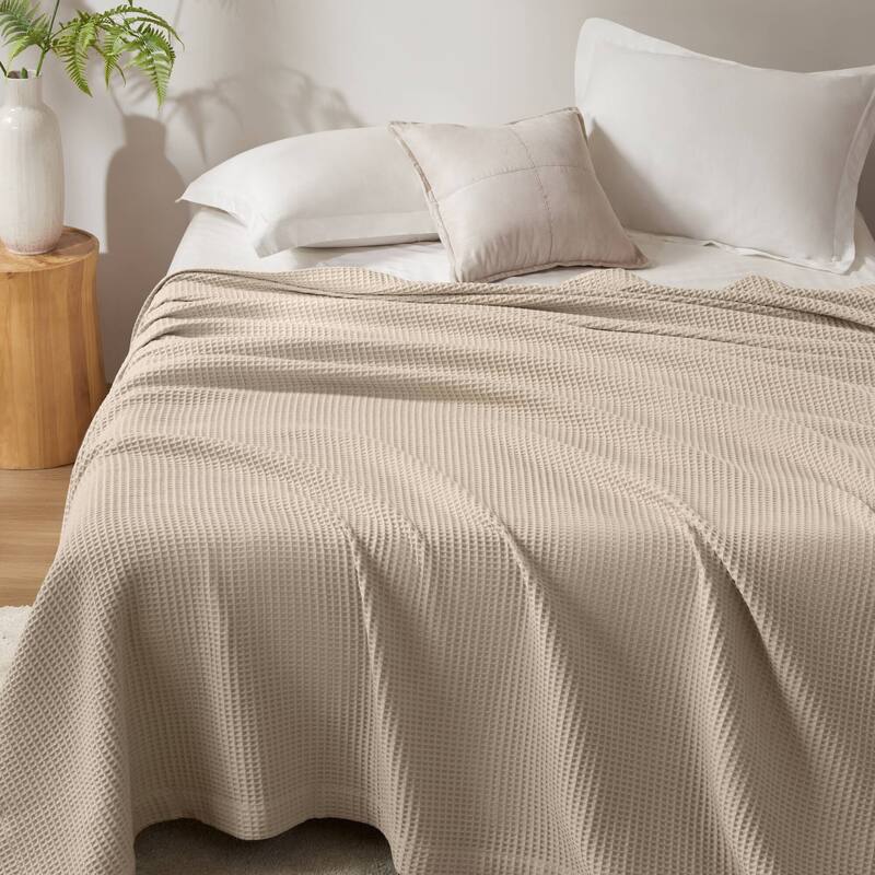 Madison Park Waffle Weave Cotton Blanket