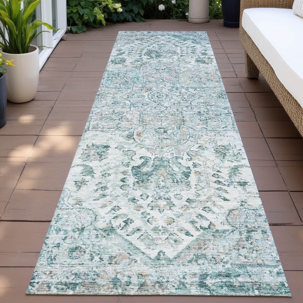 Machine Washable Indoor/Outdoor Traditional Chantille Rug