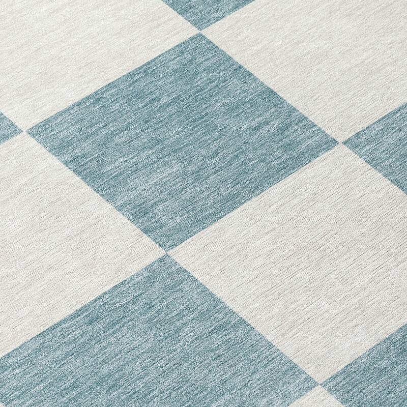 Machine Washable Indoor/ Outdoor Modern Checker Chantille Rug