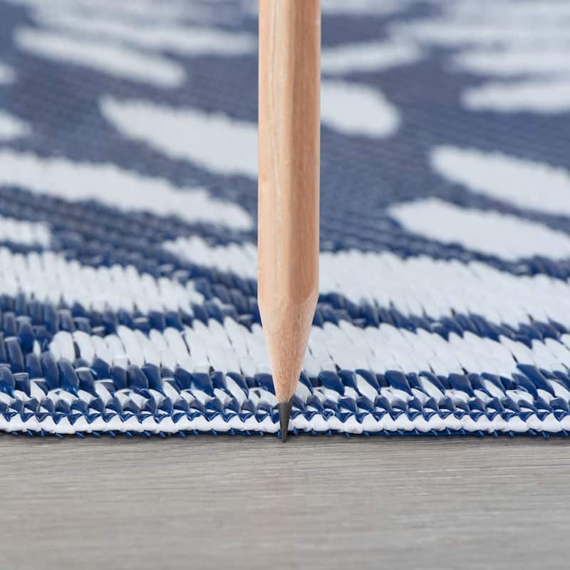 Sundown Beach Floral Indoor/Outdoor Area Rug