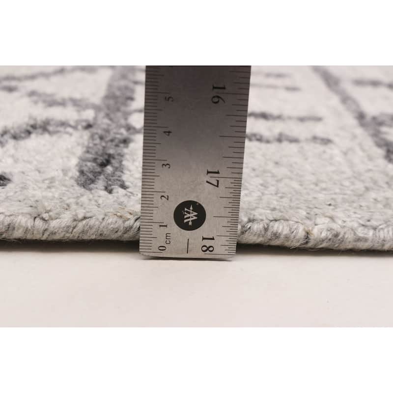 ECARPETGALLERY Hand-knotted Tangier Light Grey Silk Rug - 4'11 x 8'0