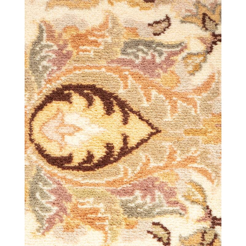 Overton Handknotted Wool Traditional Oriental Ivory Area Rug - 4' x 6'