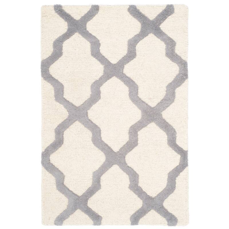 SAFAVIEH Handmade Cambridge Eirny Moroccan Trellis Wool Rug - 2' x 3' - Ivory/Silver