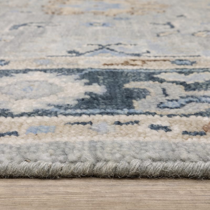 Maylin Traditional Oriental Grey/ Blue Area Rug