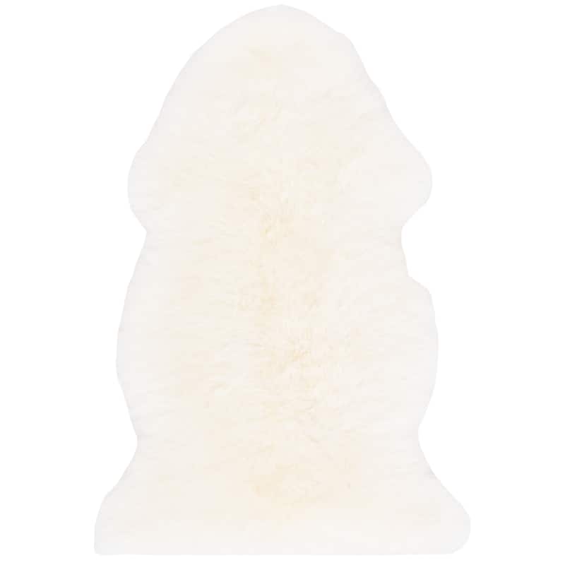 SAFAVIEH Handmade Natural Sheepskin Leanca 3.4-inch Thick Rug