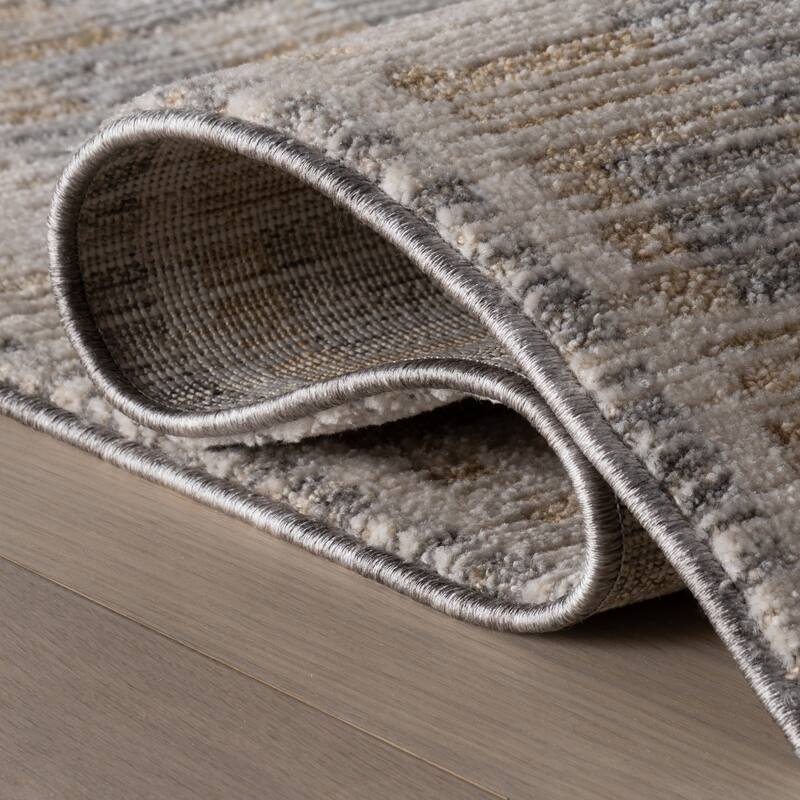 Nuloom Thalena Transitional Floral and Paisley Rug