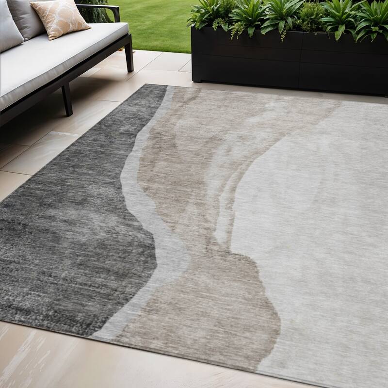 HomeRoots Abstract Transitional Rectangle Outdoor Rug - 5' X 8'