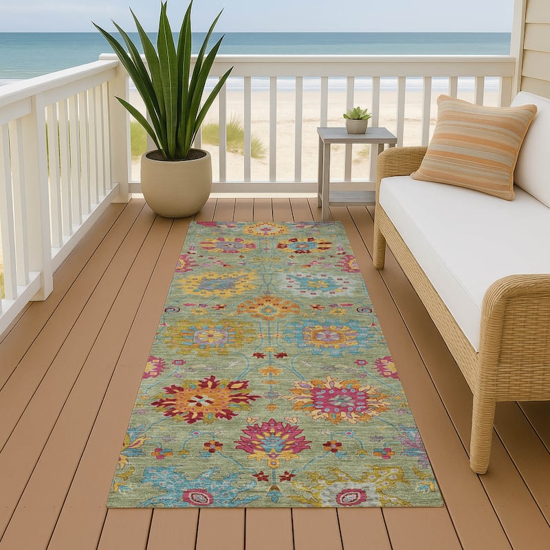 Machine Washable Indoor/ Outdoor Traditional Kashan Chantille Rug - Aloe - 2'3" x 7'6"