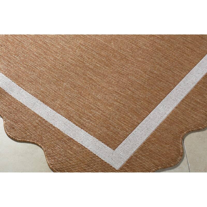 Livabliss Miami Beach Traditional Indoor / Outdoor Area Rug