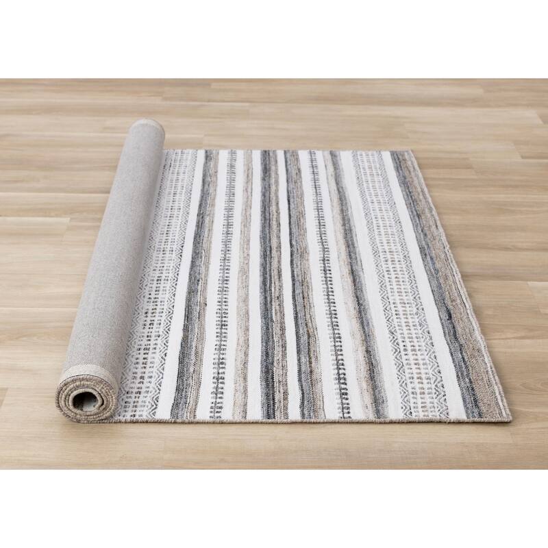 Ariana Collection - Intricate Southwest White Grey Area Rug
