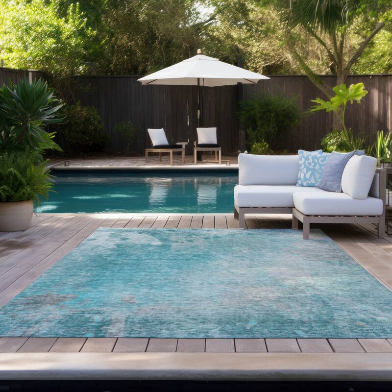 Machine Washable Indoor/ Outdoor Abstract Solid Chantille Rug