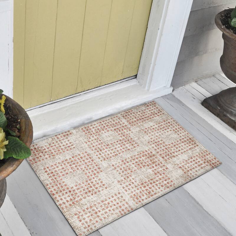 Indoor/ Outdoor Eleanor Modern Houndstooth Washable Rug - 1'8" x 2'6" - Spice