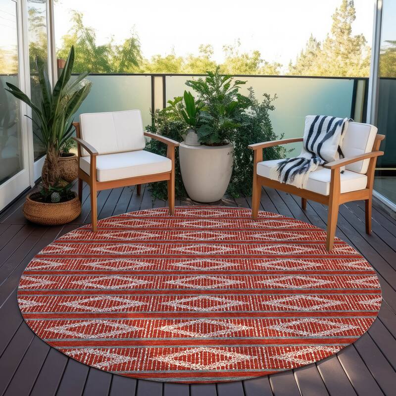 Machine Washable Indoor/ Outdoor Diamond Stripe Chantille Rug
