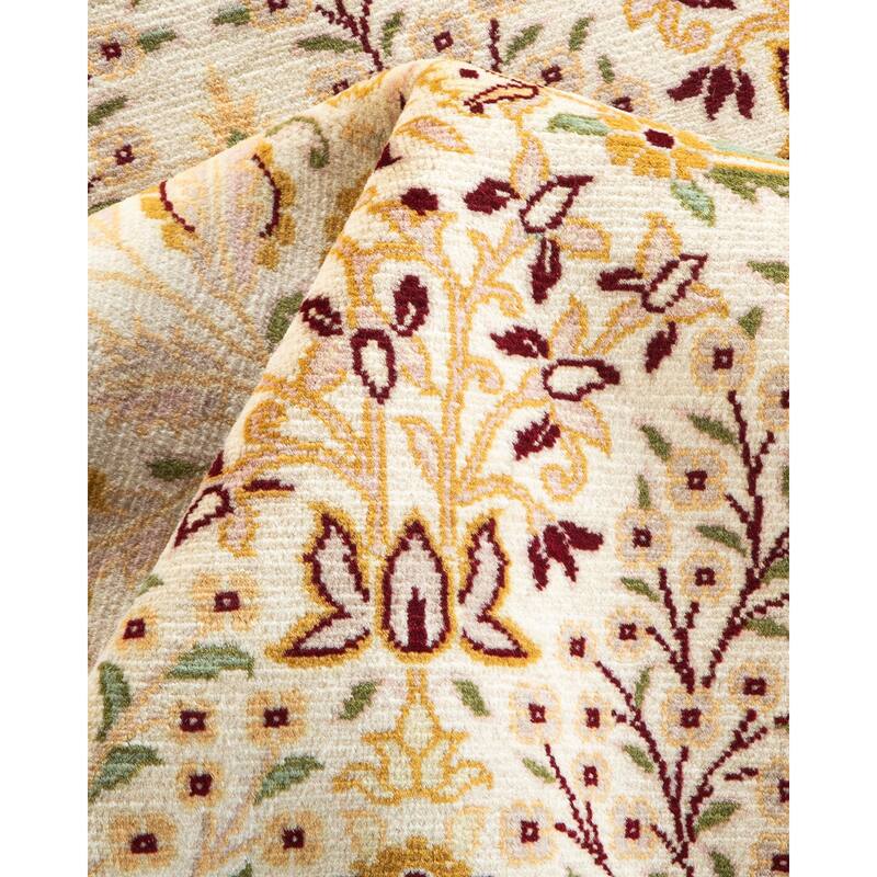 Overton Handknotted Wool Traditional Oriental Ivory Area Rug - 4' x 6'