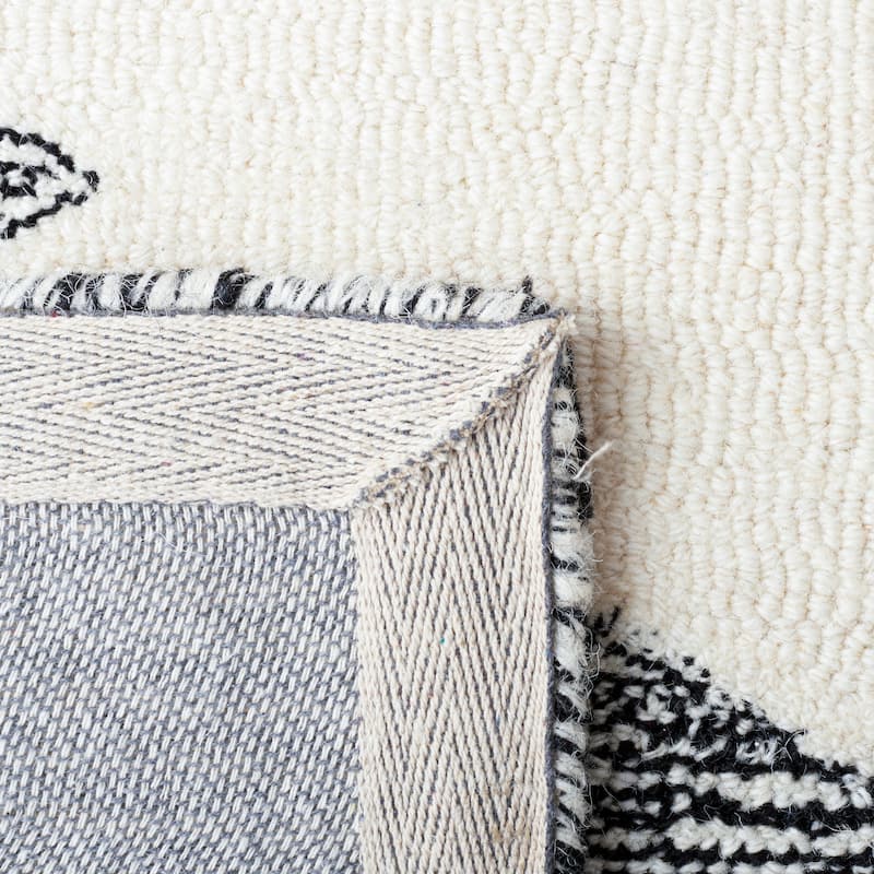 SAFAVIEH Handmade Casablanca Shag Elitka Diamond Wool Rug