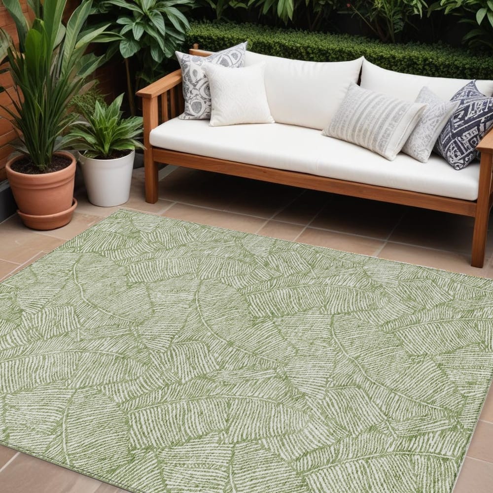 HomeRoots Floral Transitional Rectangle Outdoor Rug
