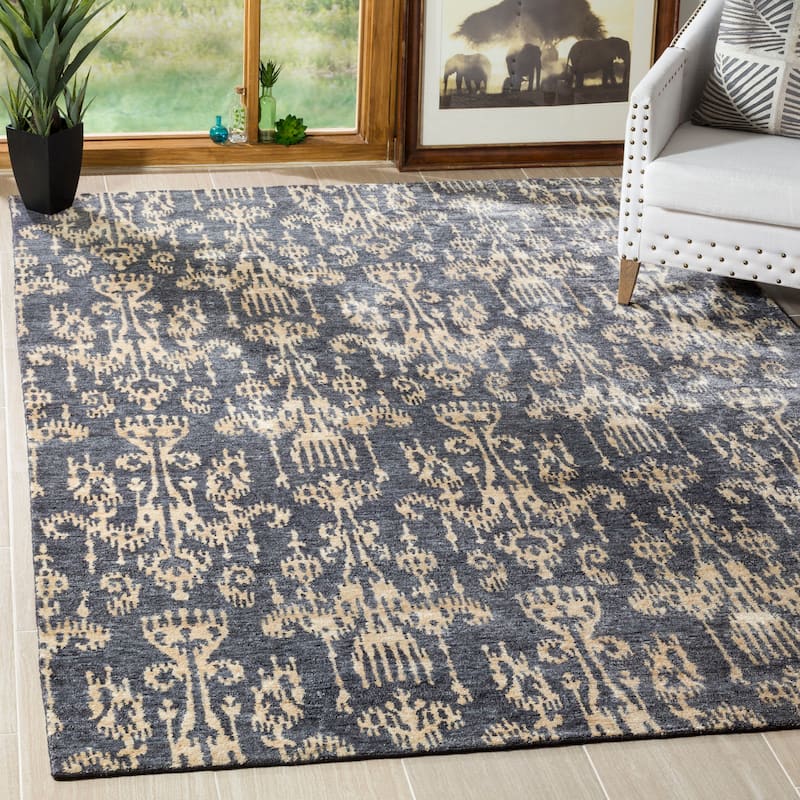 SAFAVIEH Couture Hand-knotted Tibetan Adalbjorg Modern Wool Rug - 10' x 14' - Coal