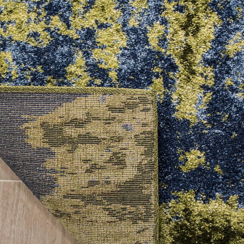 SAFAVIEH Retro Nelea Distressed Modern Abstract Rug