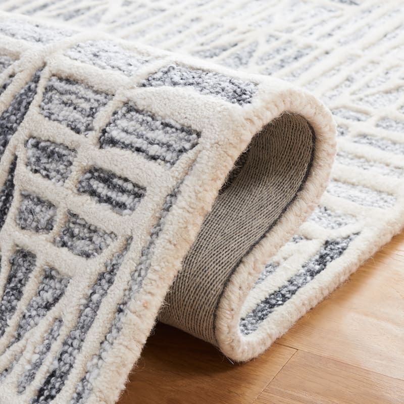 SAFAVIEH Handmade Ebony Chika Modern Trellis Wool Rug
