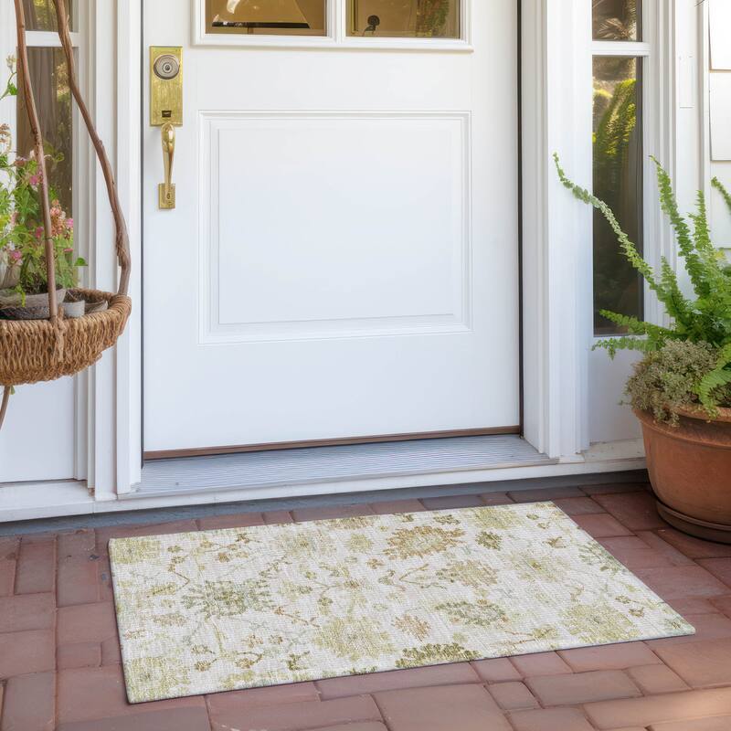 Machine Washable Indoor/ Outdoor Traditional Casual Chantille Rug