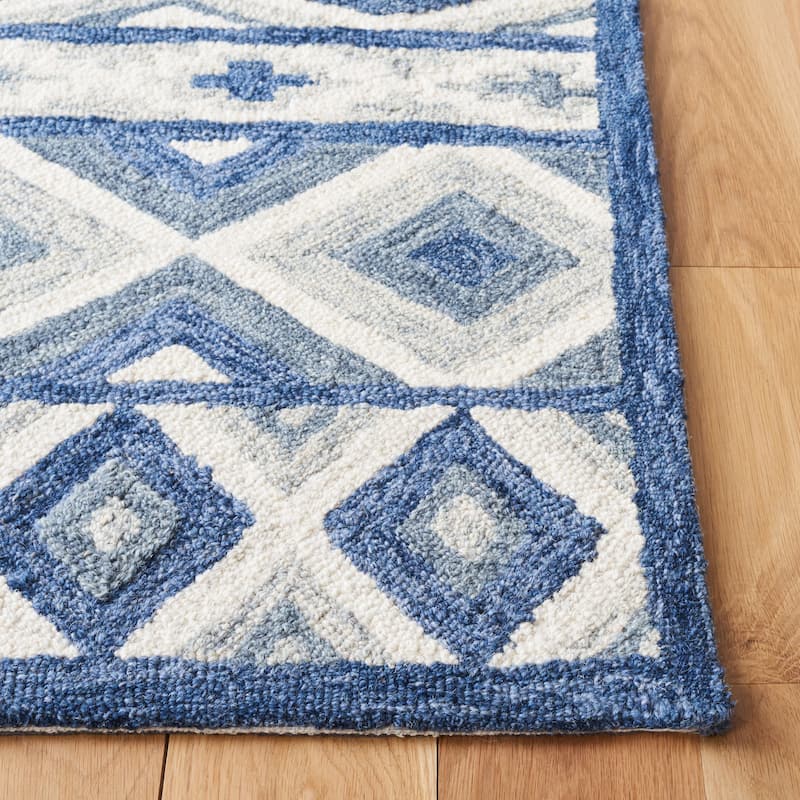 SAFAVIEH Handmade Roslyn Gisselle Wool Rug