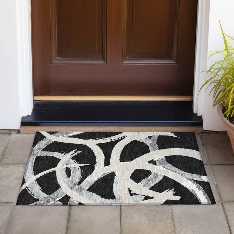 Machine Washable Indoor/ Outdoor Abstract Contemporary Chantille Rug - Black - 1'8" x 2'6"