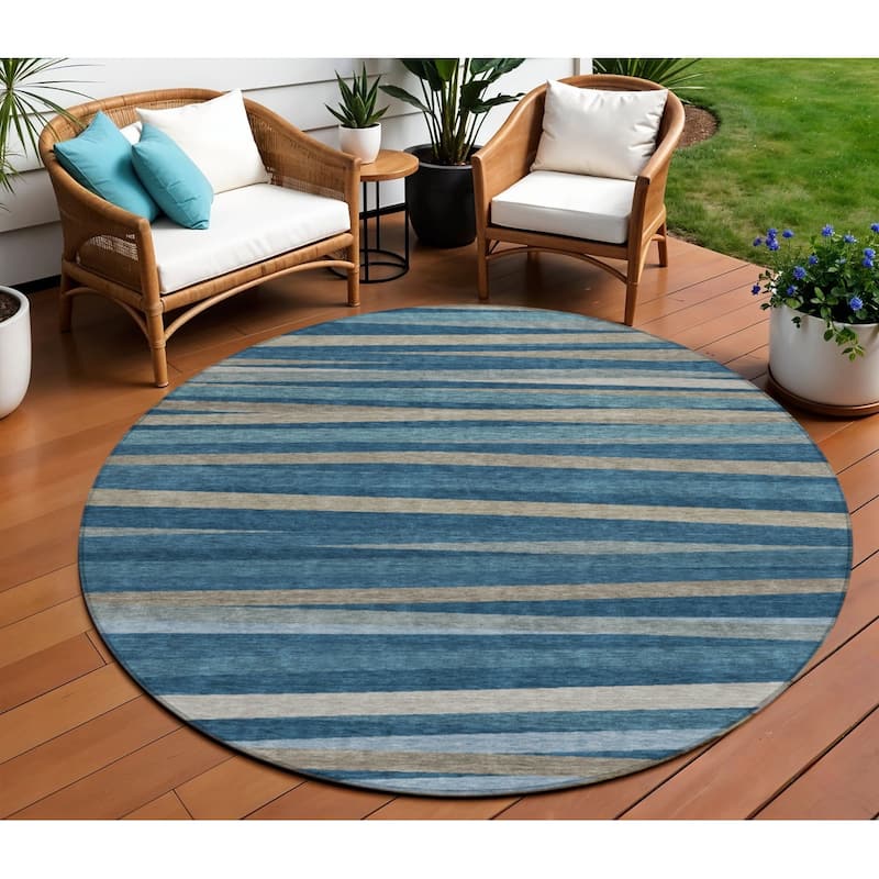 HomeRoots Striped Transitional Rectangle Outdoor Rug - 8' Round