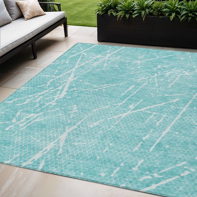 HomeRoots Abstract Transitional Rectangle Outdoor Rug - 5' X 8'