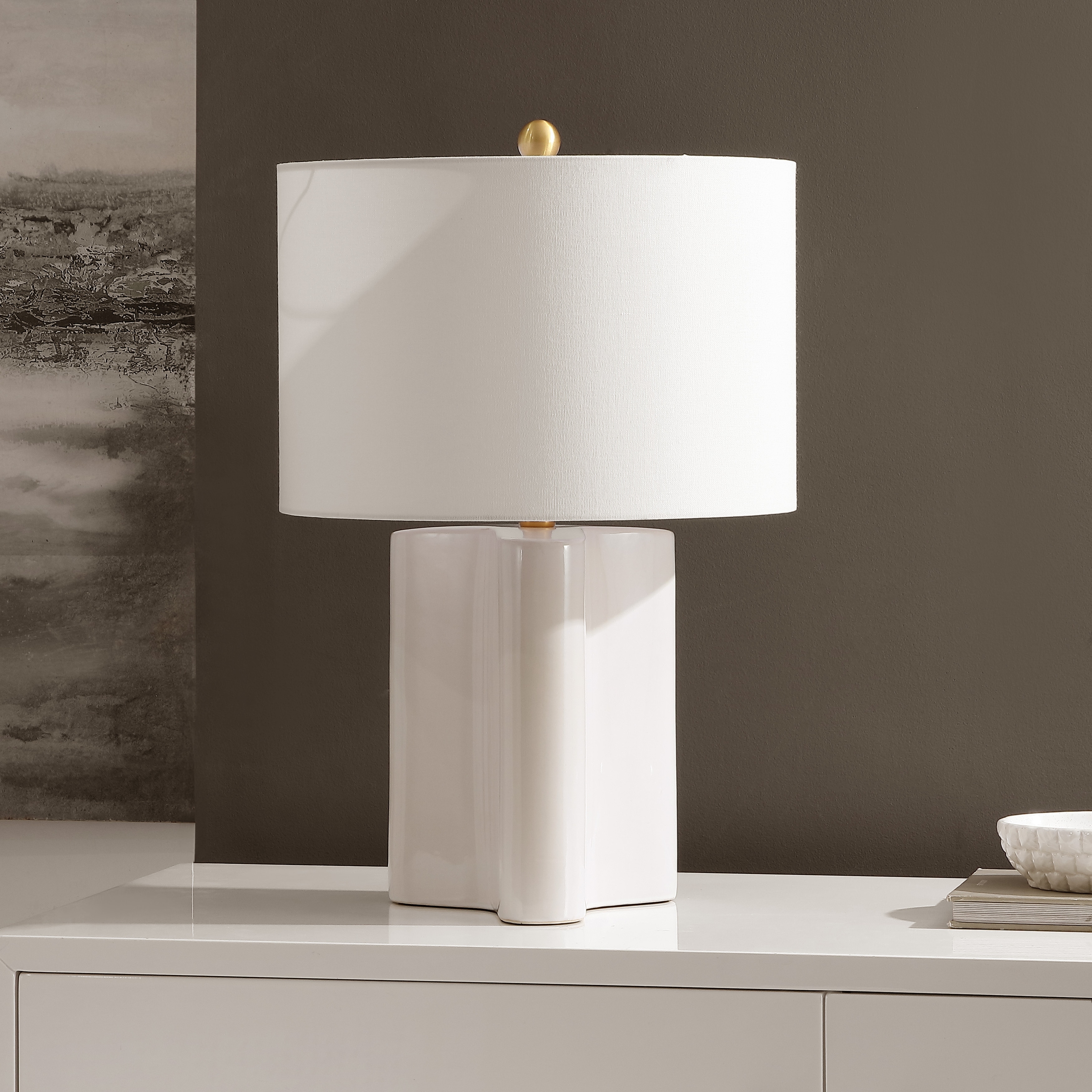 SAFAVIEH Lighting Anessa, 23 Inch, Cream/Brass, Ceramic Table Lamp - 15"W x 15"D x 23"H