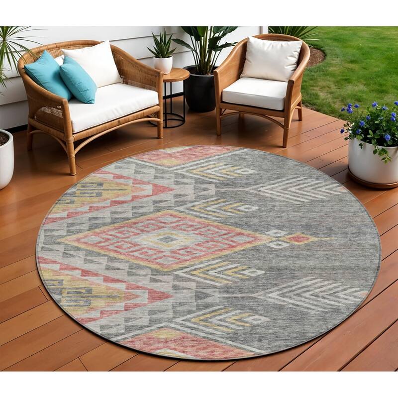 HomeRoots Southwestern Transitional Rectangle Outdoor Rug - 8' Round