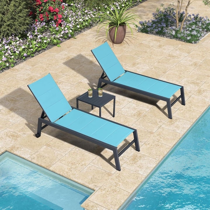 PURPLE LEAF Outdoor Chaise Lounge Set of 2 Aluminum Patio Lounge Chair with Wheels and Side Table
