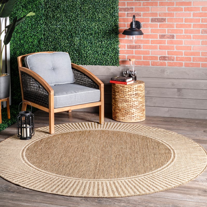 Nuloom Leah Classic Bordered Indoor/Outdoor Area Rug - 6'7" Round - Light Brown