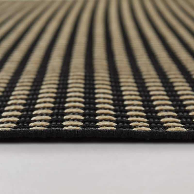 Eduarda Checkered Indoor/Outdoor Area Rug