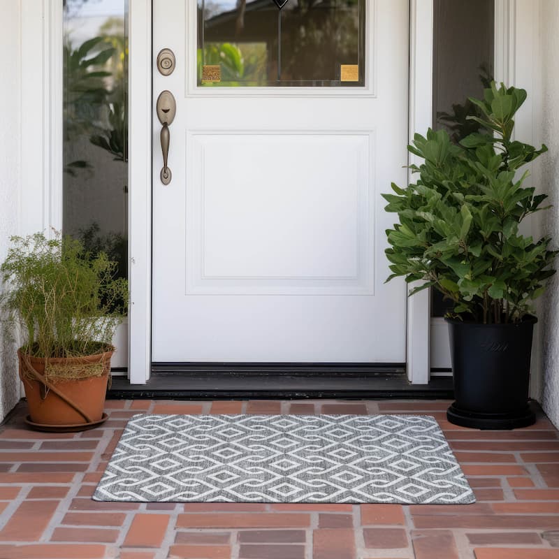 Machine Washable Indoor/ Outdoor Chantille Scroll Trellis Rug