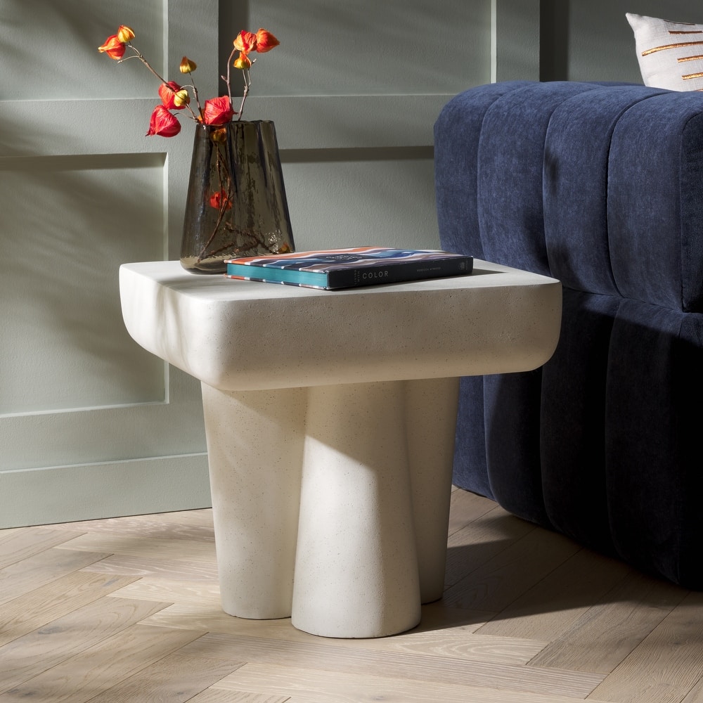 SAFAVIEH Leeza Accent Table (Fully Assembled) - 19"W x 19"D x 18"H