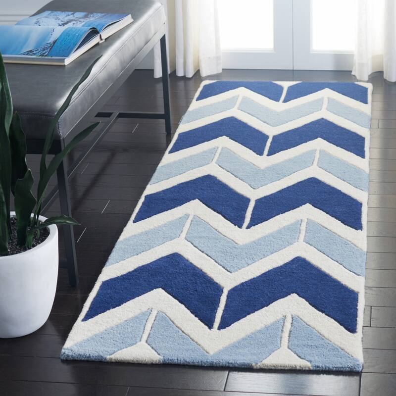SAFAVIEH Handmade Chatham Elizabeta Modern Wool Rug - 2'3" x 7' Runner - Dark Blue/Light Blue