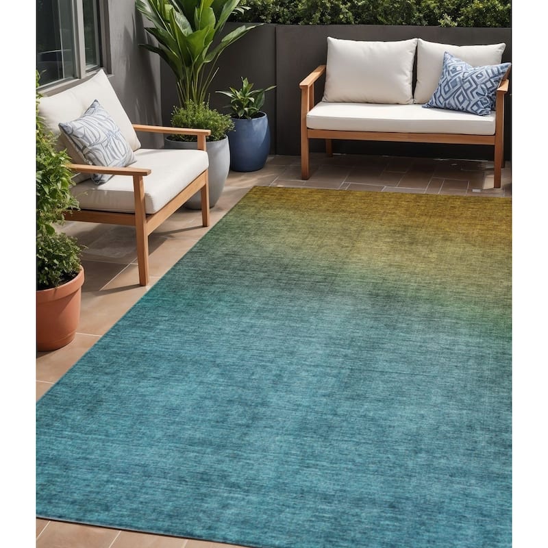 HomeRoots Ombre Transitional Rectangle Outdoor Rug - 5' X 8'