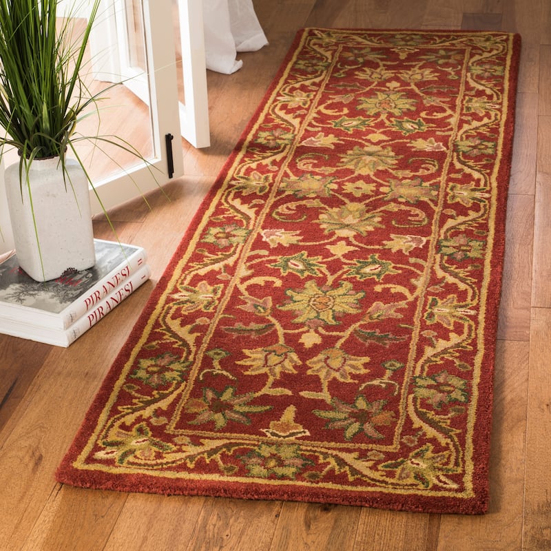 SAFAVIEH Handmade Antiquity Manerva Traditional Oriental Wool Rug - 2'3" x 10' Runner - Red/Red