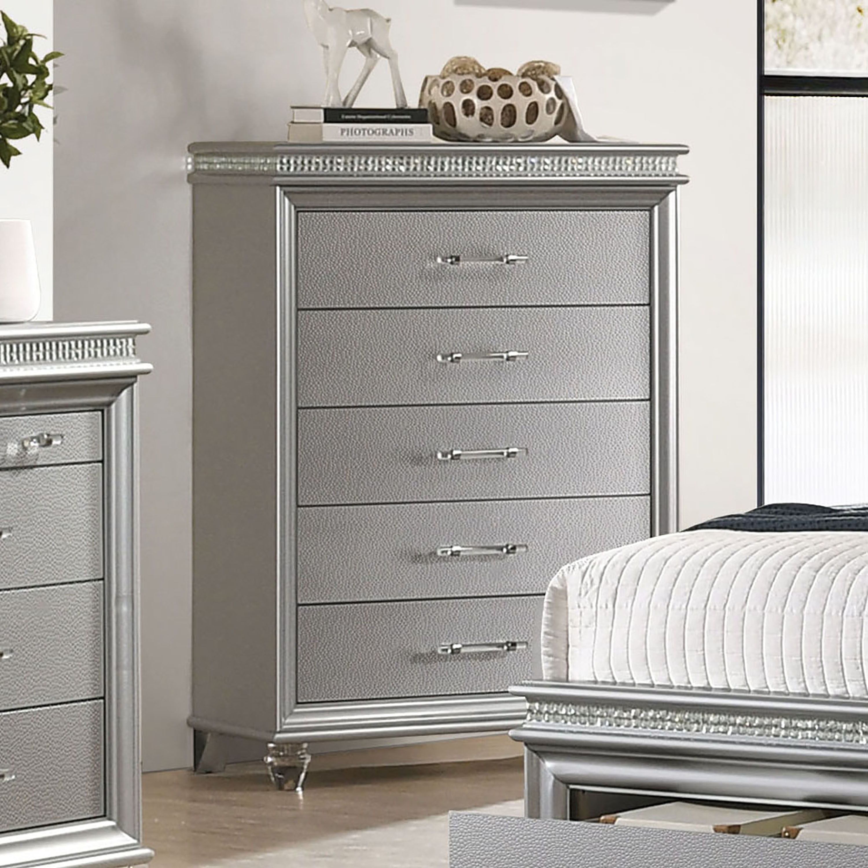 Furniture of America Xian Contemporary Solid Wood 5-Drawer Chest